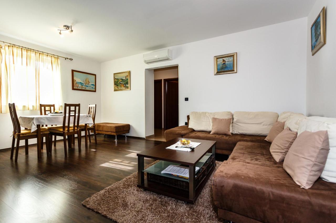 Premium Apartment Near Center And Beach With Parking Krk Town Luaran gambar